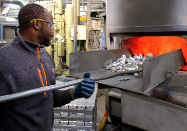 Aluminium casting furnace