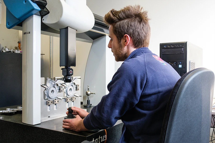 Macchina di controllo tridimensionale