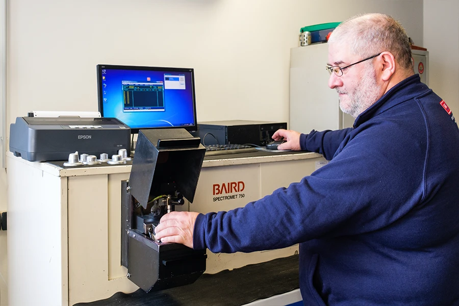 Spettrometro per controllo lega